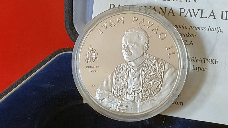 Prikaz srebrnjaka: Hrvatska 100 kuna 1994. Posjet pape Ivana Pavla II Hrvatskoj